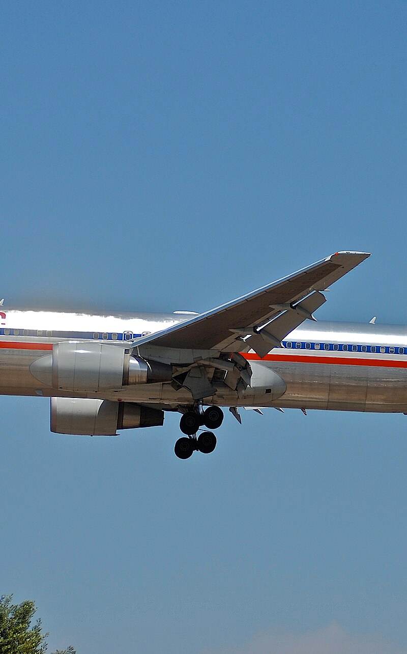 N349AN - Twin-engine aircraft