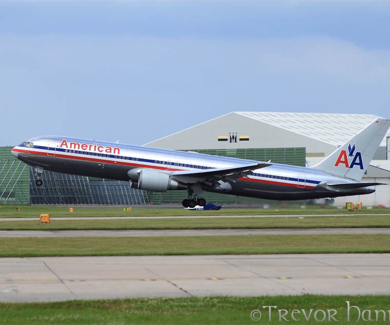 N349AN - Twin-engine aircraft