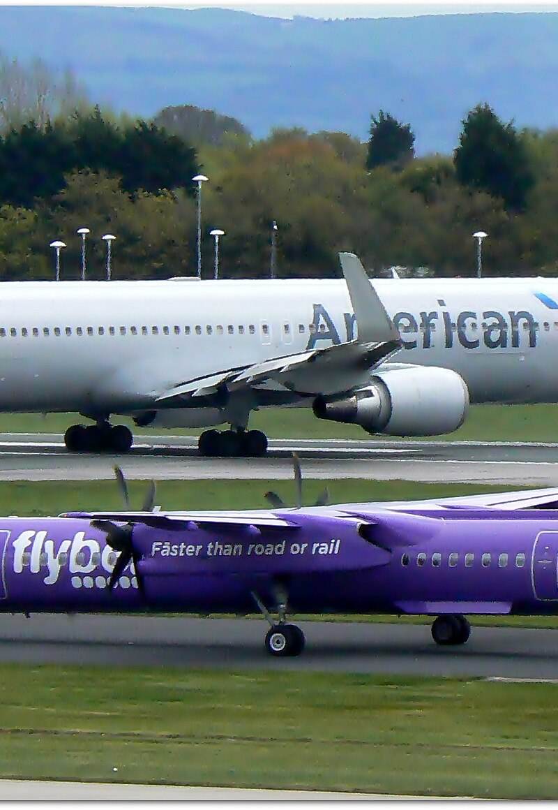 N349AN - Twin-engine aircraft