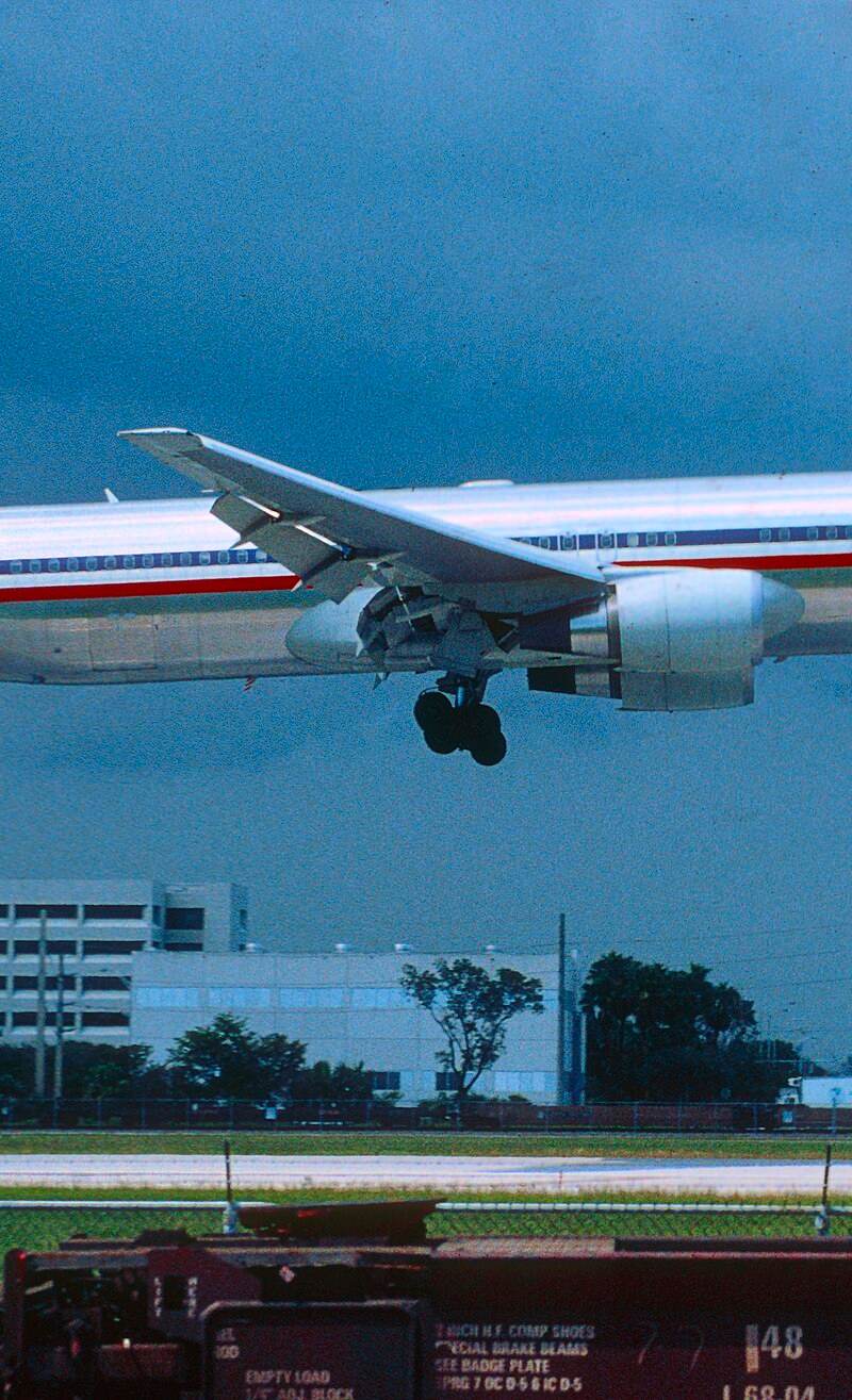 N350AN - Twin-engine aircraft