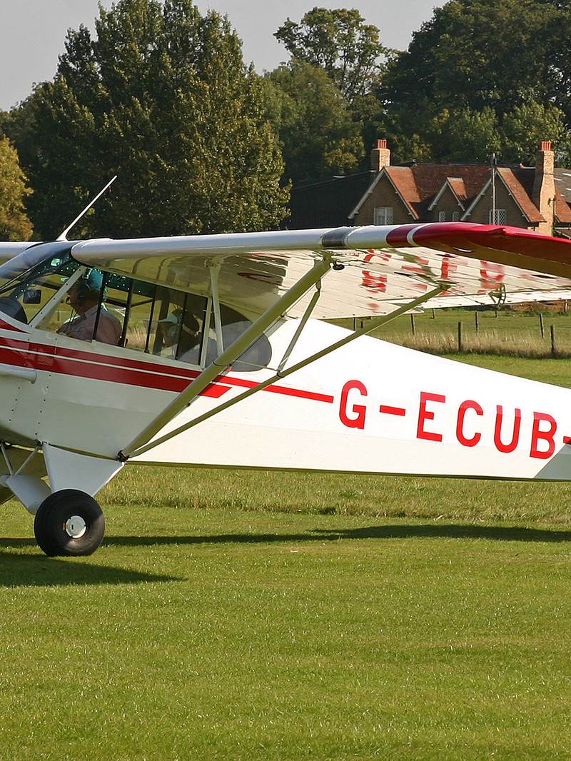 G-ECUB - Piper