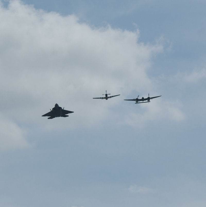  - Twin-engine aircraft