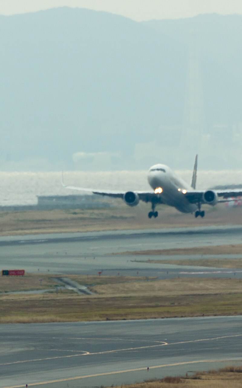 N351UP - Twin-engine aircraft