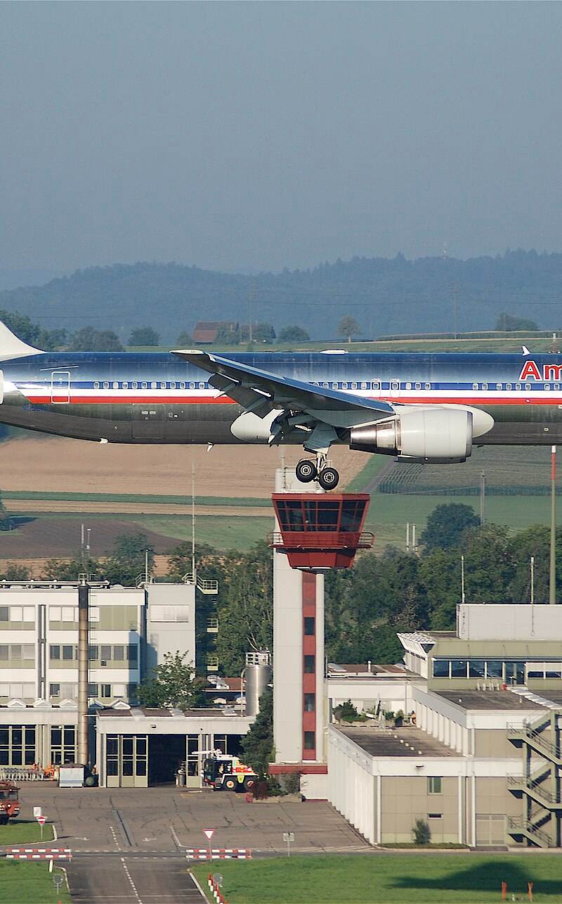N352AA - Twin-engine aircraft