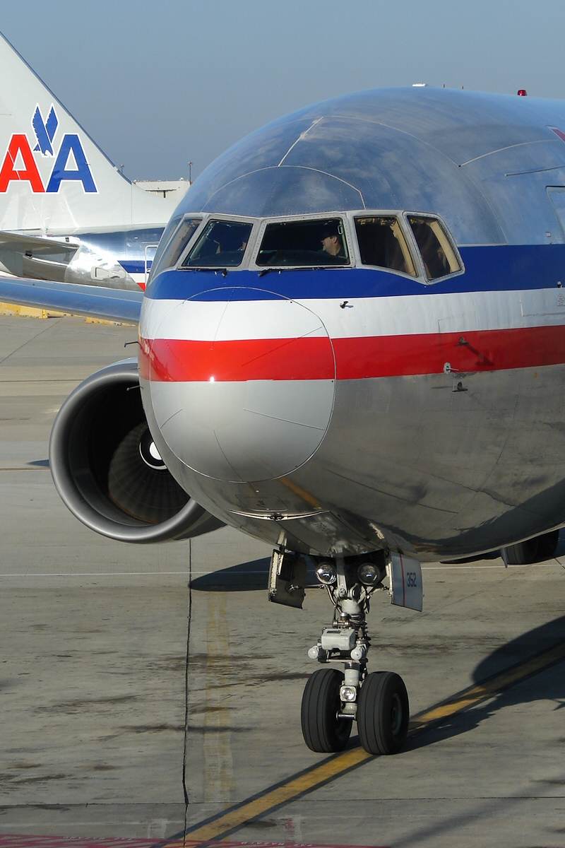 N352AA - Boeing
