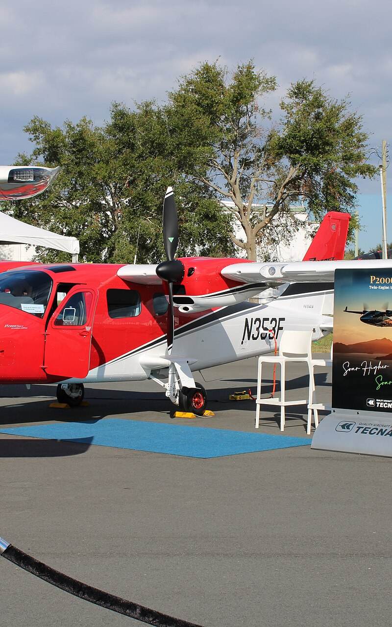 N353F - Twin-engine aircraft
