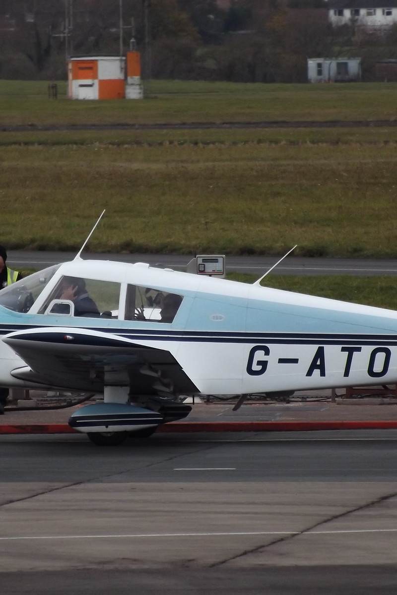 G-ATOT - Piper