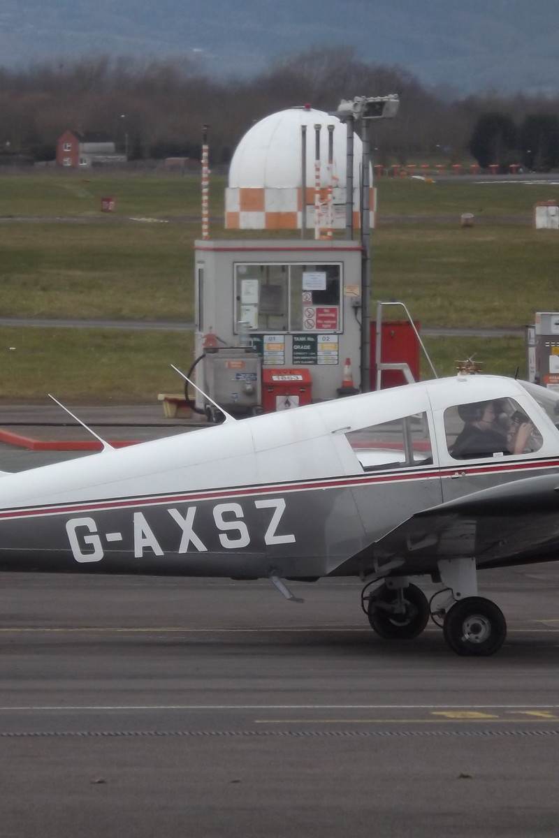 G-AXSZ - Piper