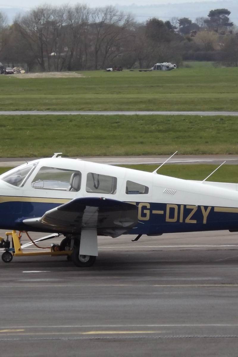 G-DIZY - Piper