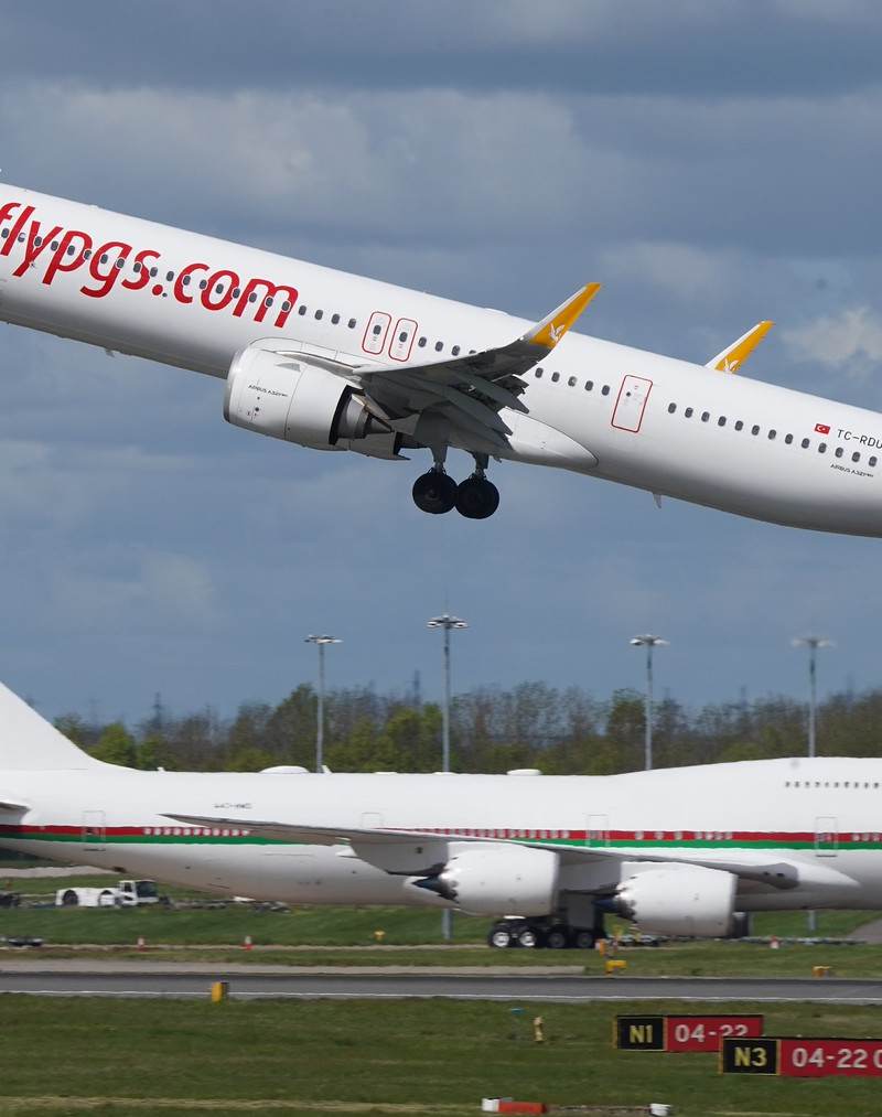TC-RDU - Twin-engine aircraft