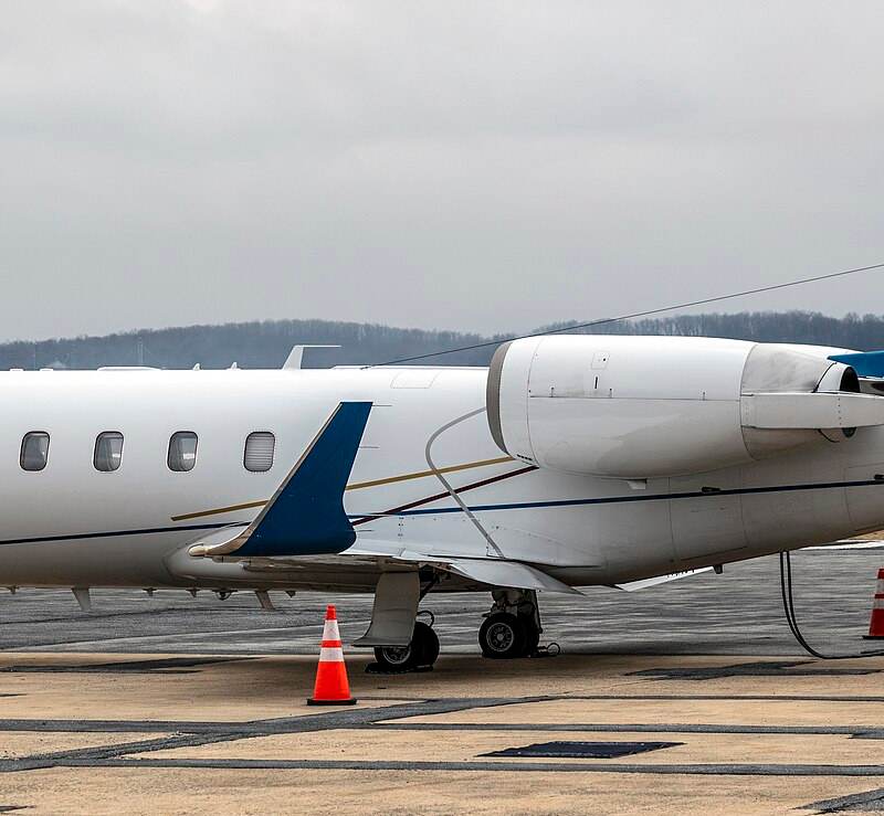 N358F - Business jet