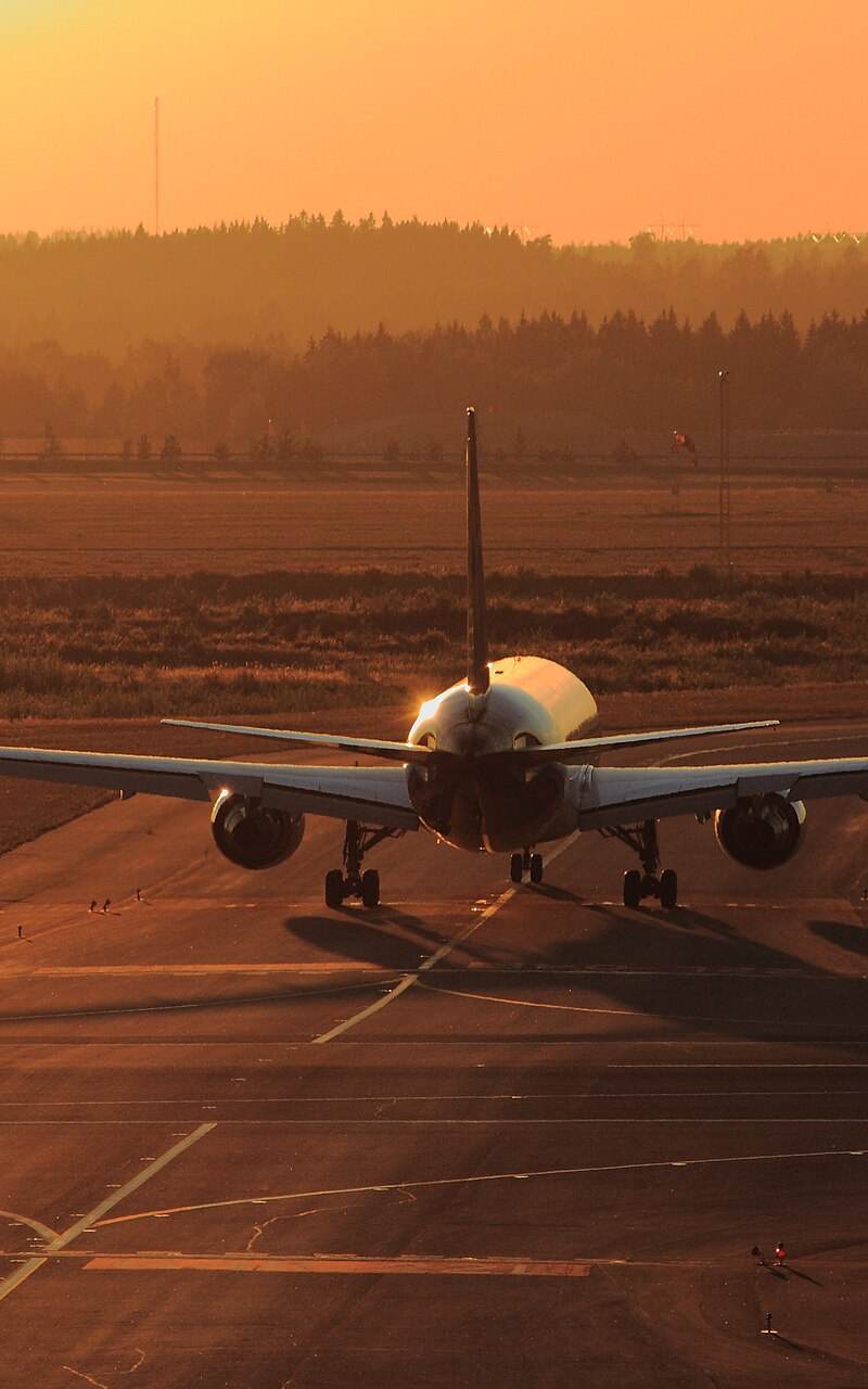 N358UP - Twin-engine aircraft