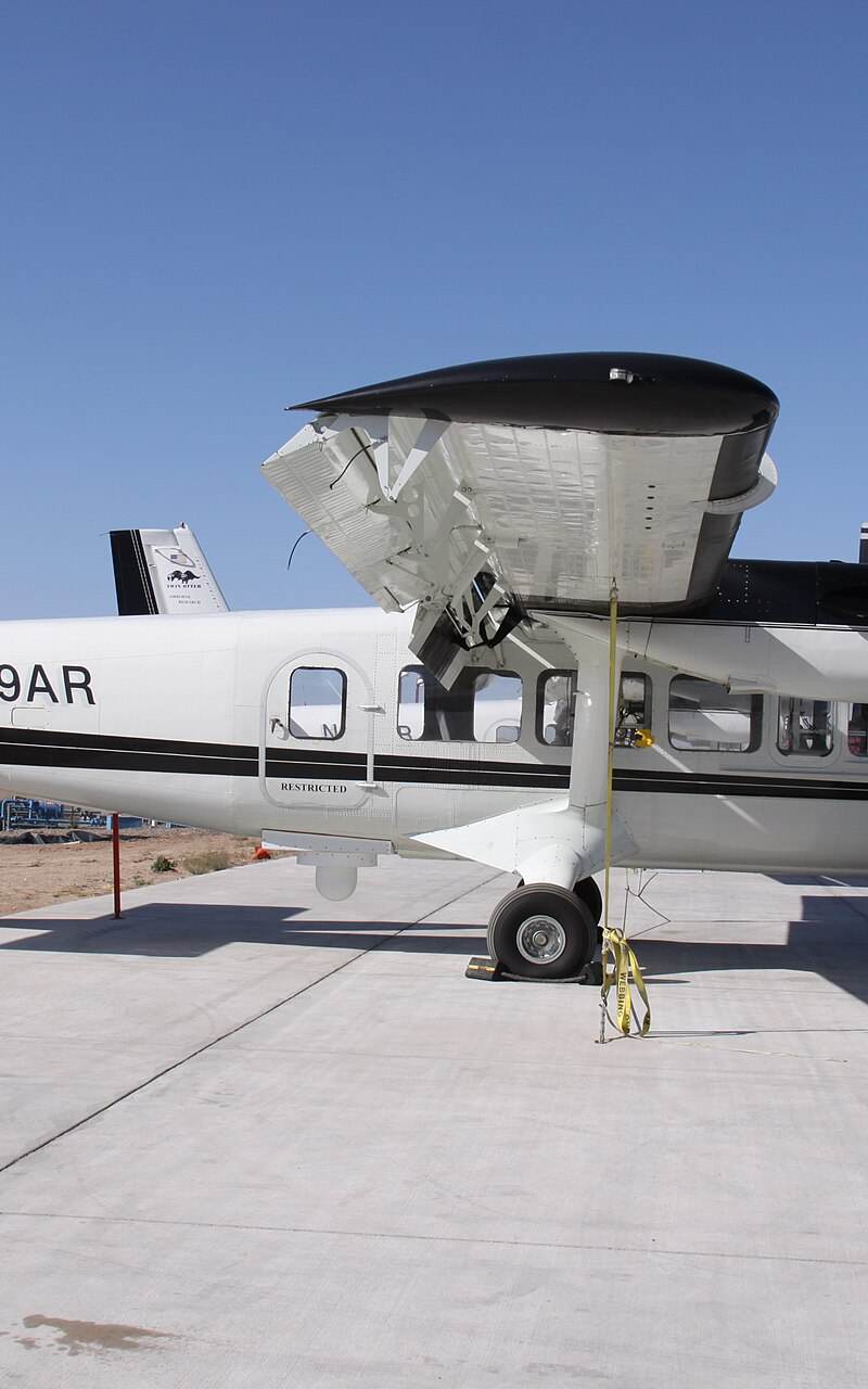 N359AR - De Havilland