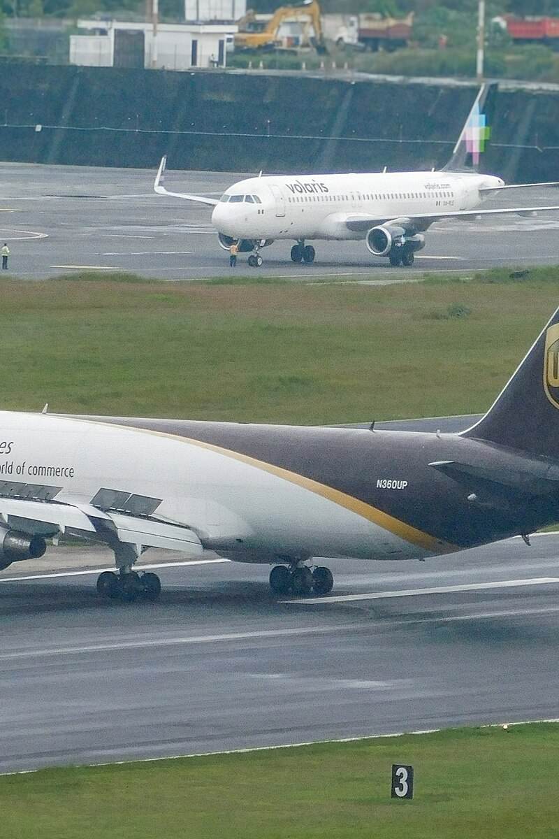 N360UP - Twin-engine aircraft