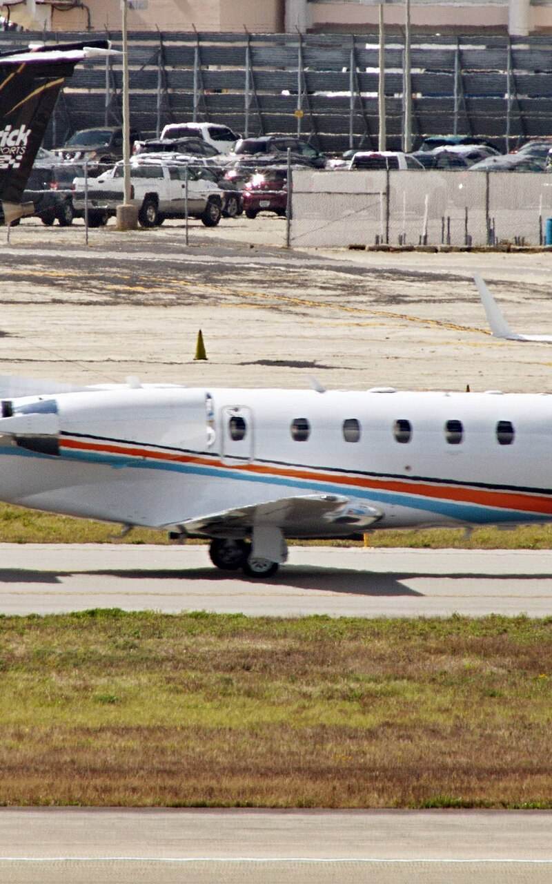 N38AD - Business jet