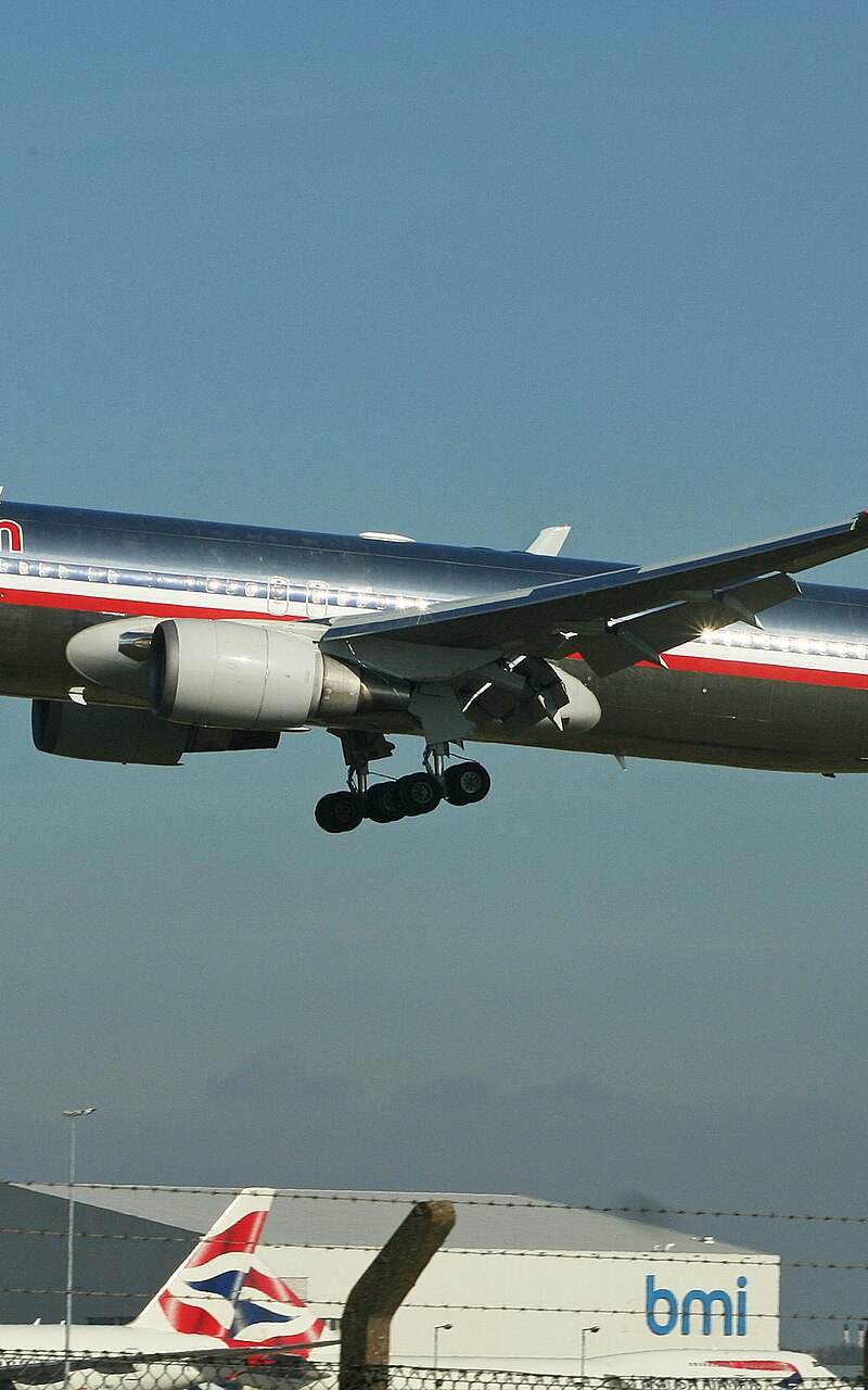 N362AA - Twin-engine aircraft