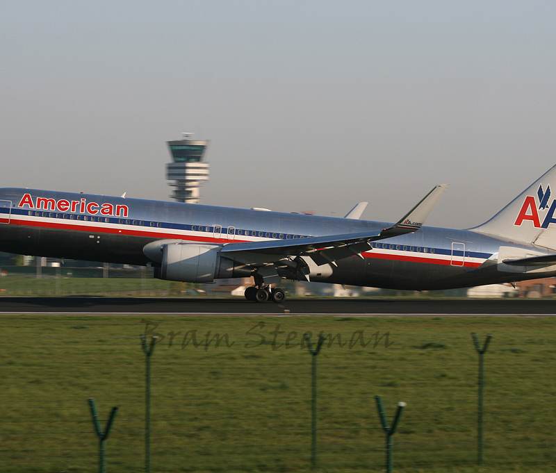 N362AA - Boeing