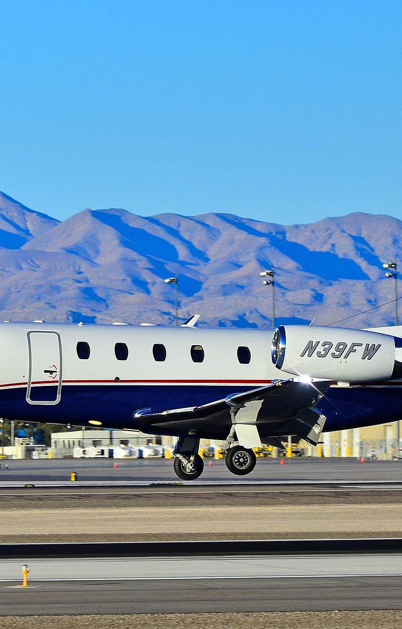 N39FW - Business jet