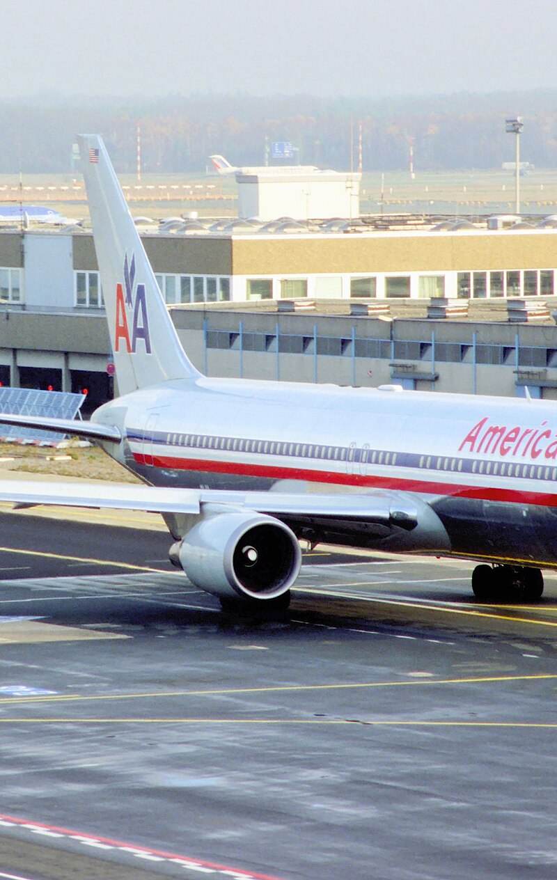 N368AA - Twin-engine aircraft