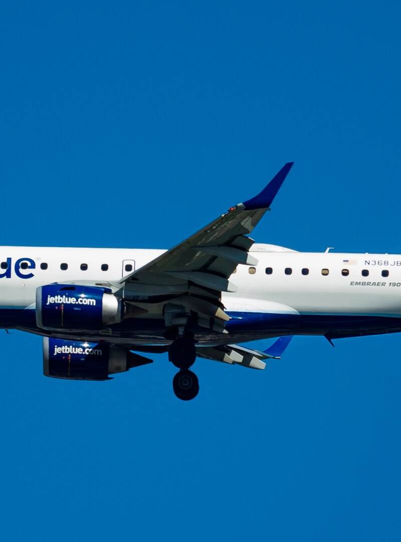 N368JB - Embraer