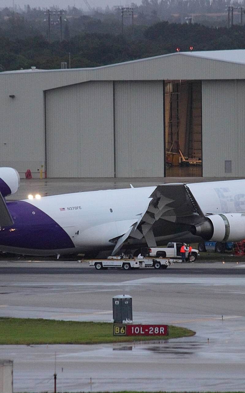 N370FE - Douglas