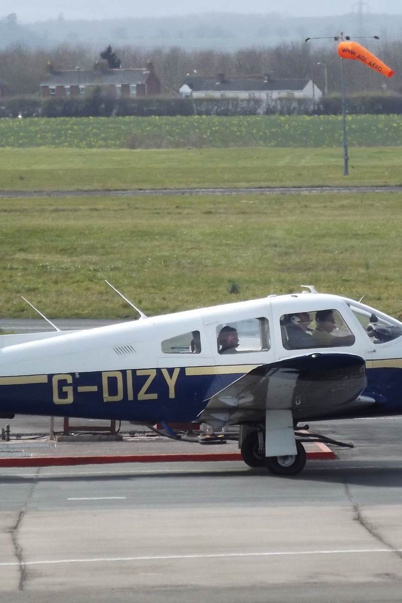 G-DIZY - Piper