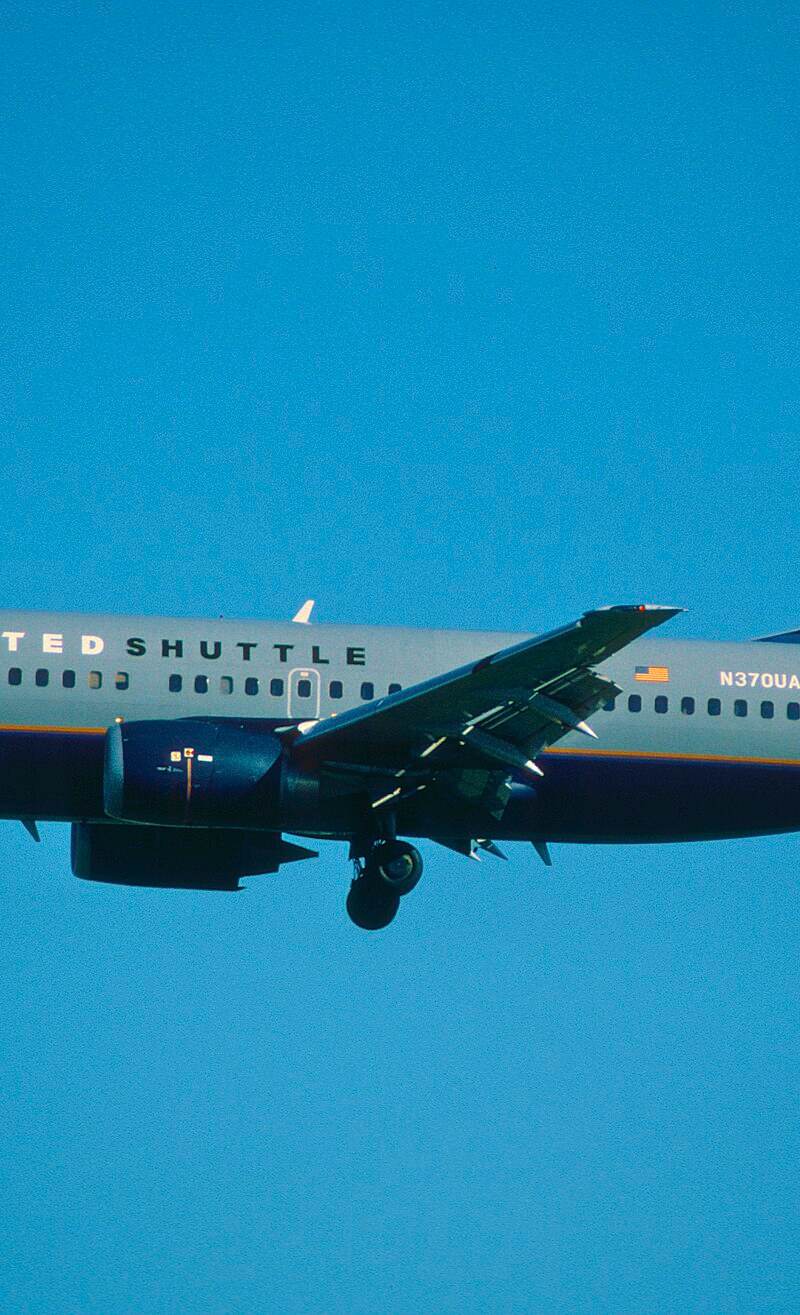 N370UA - Twin-engine aircraft