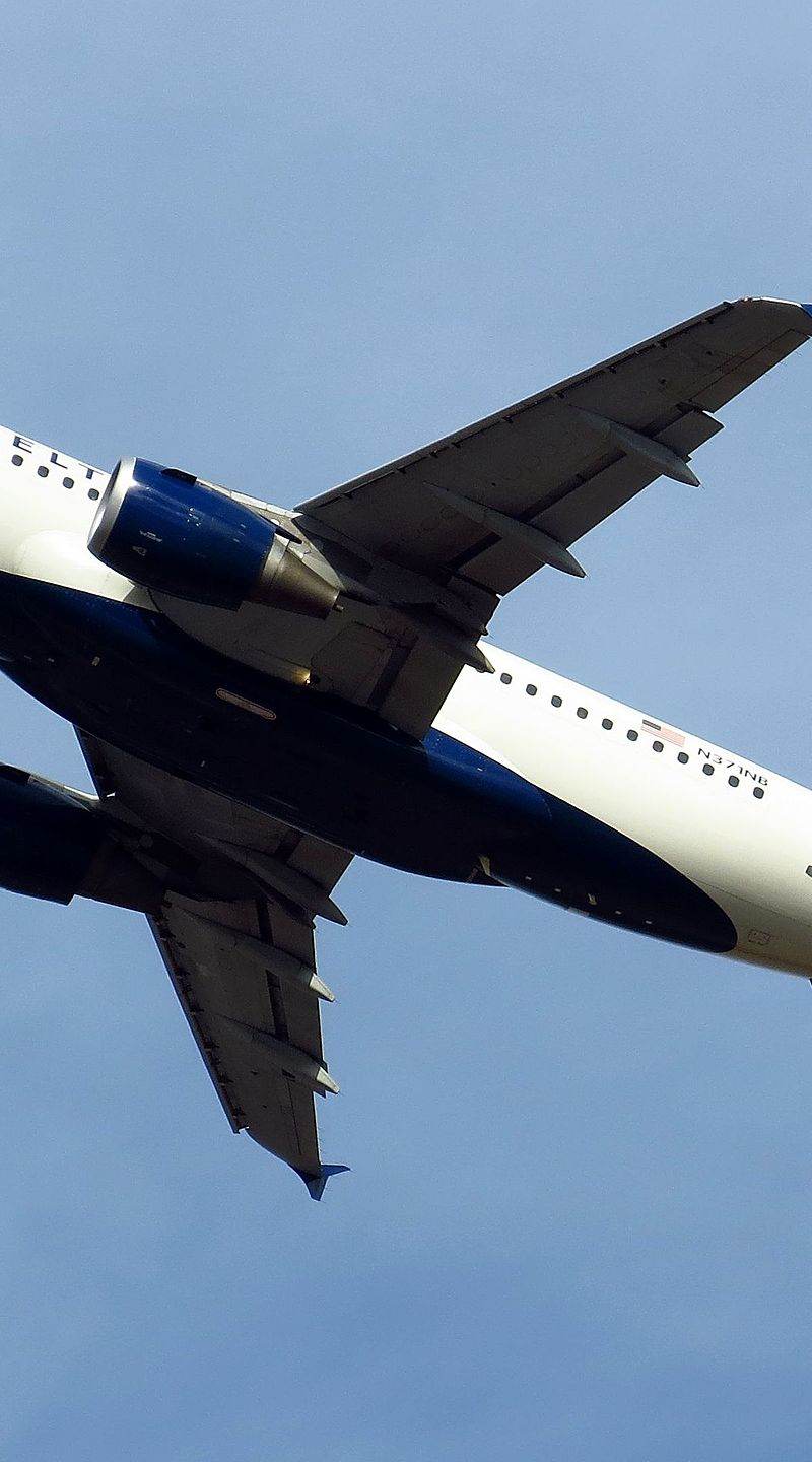 N371NB - Twin-engine aircraft