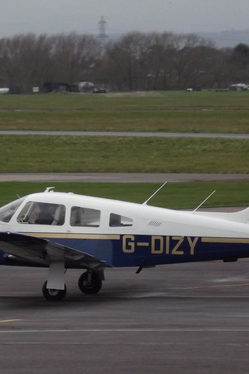 G-DIZY - Piper