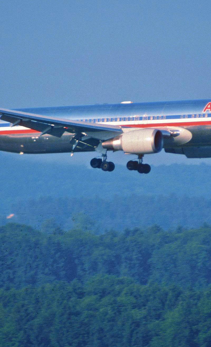 N376AN - Twin-engine aircraft