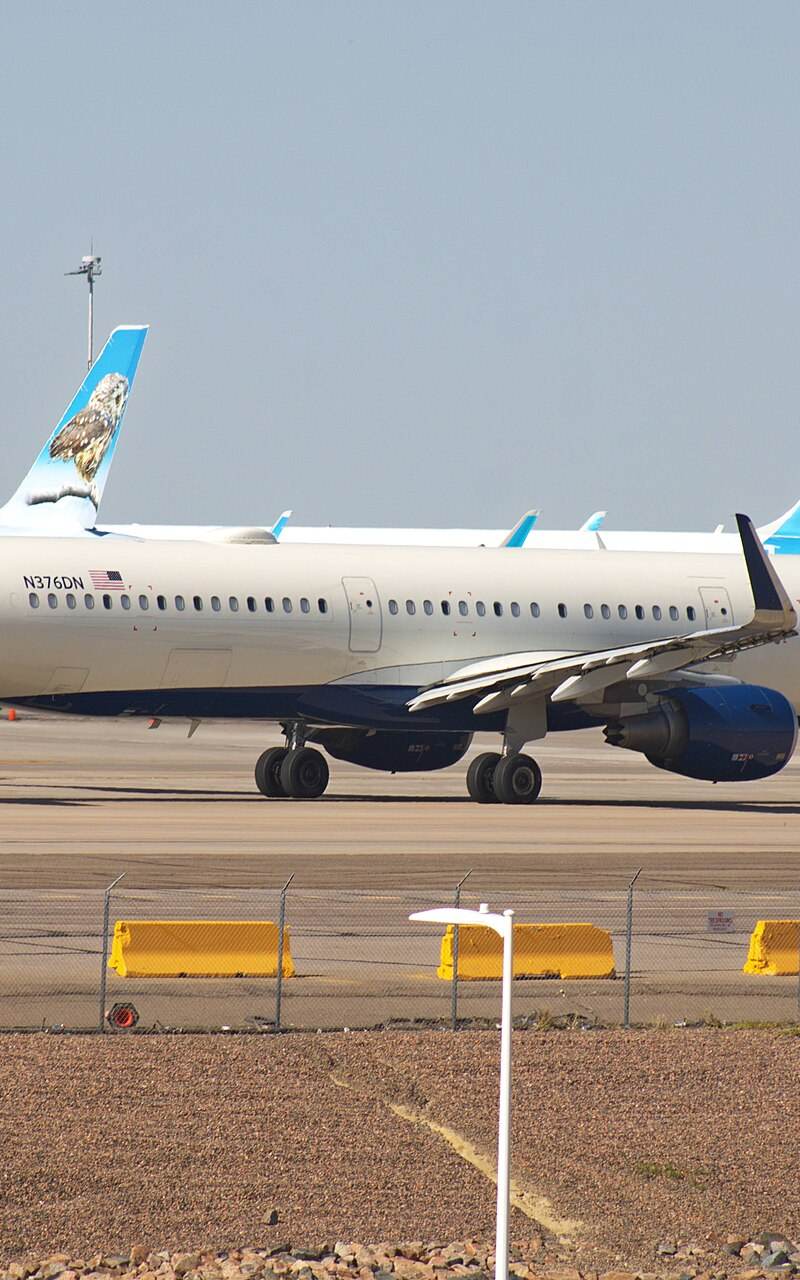 N376DN - Twin-engine aircraft