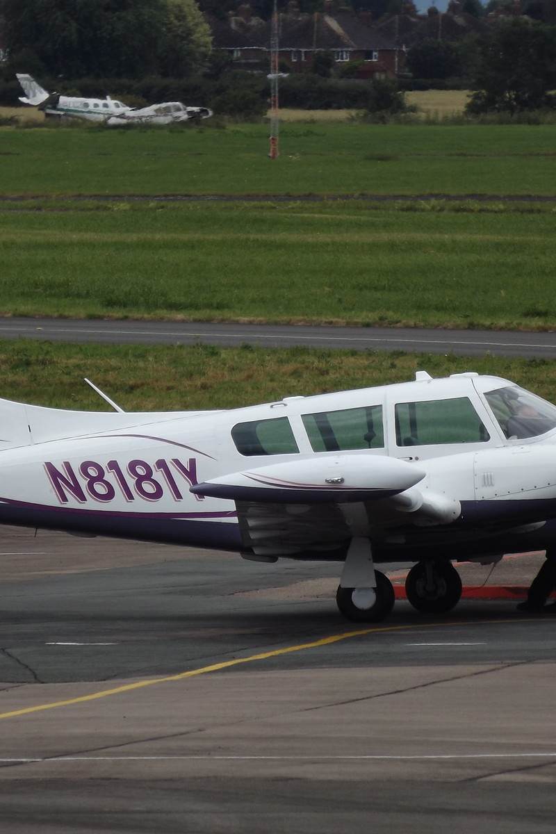 N8181Y - Twin-engine aircraft