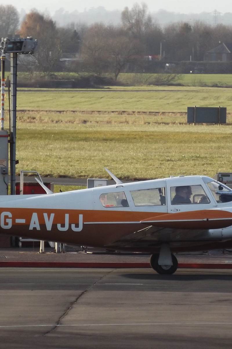 G-AVJJ - Piper