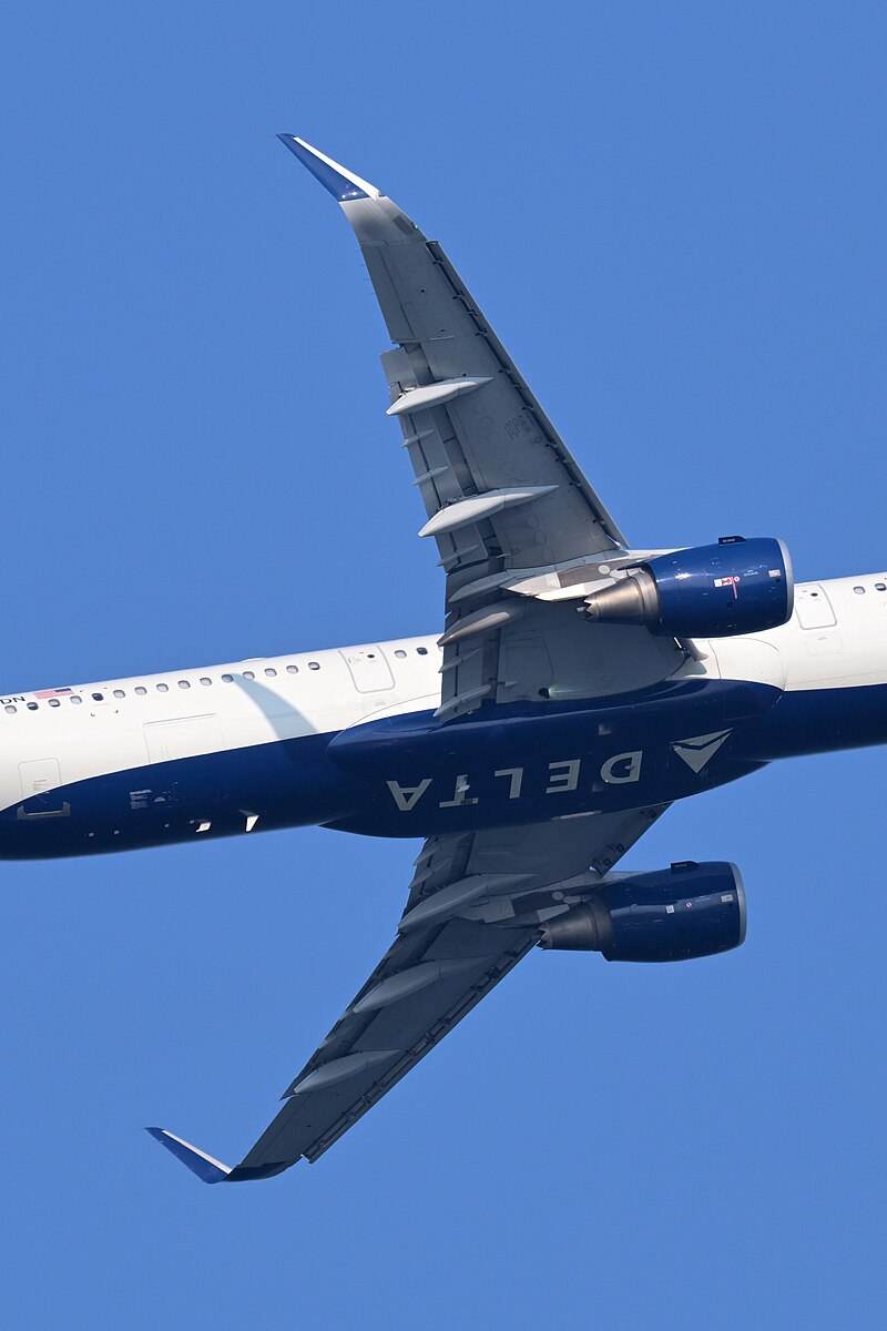 N377DN - Twin-engine aircraft