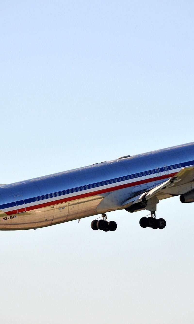 N378AN - Twin-engine aircraft