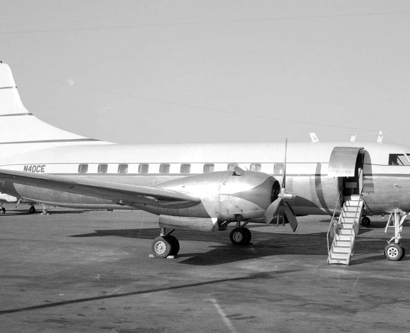 N40CE - Twin-engine aircraft