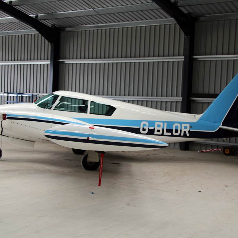 G-BLOR - Twin-engine aircraft