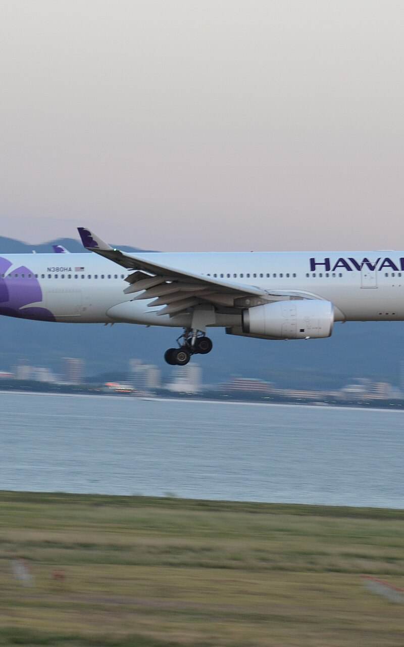 N380HA - Twin-engine aircraft