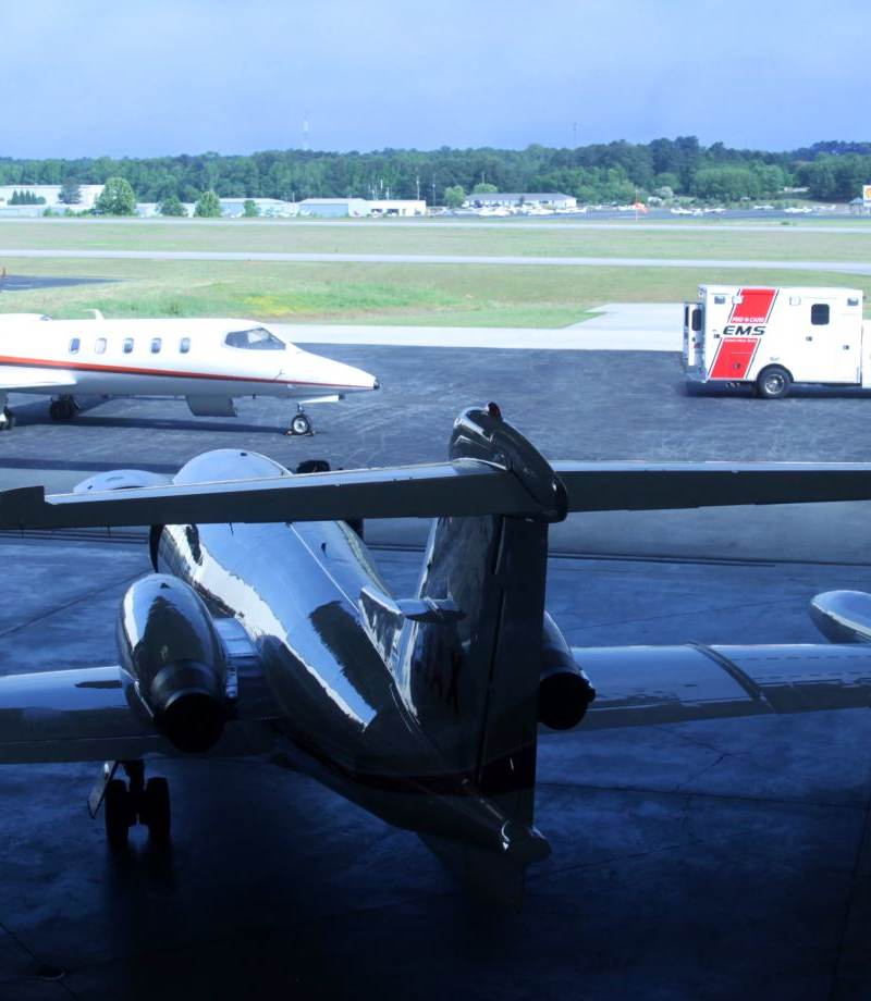 N40PK - Business jet