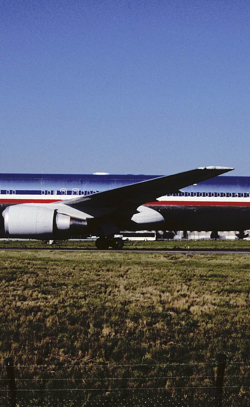 N381AN - Twin-engine aircraft