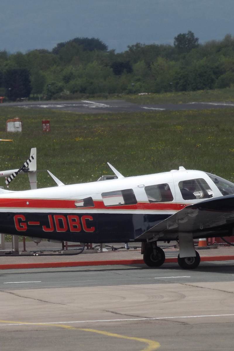 G-JDBC - Twin-engine aircraft