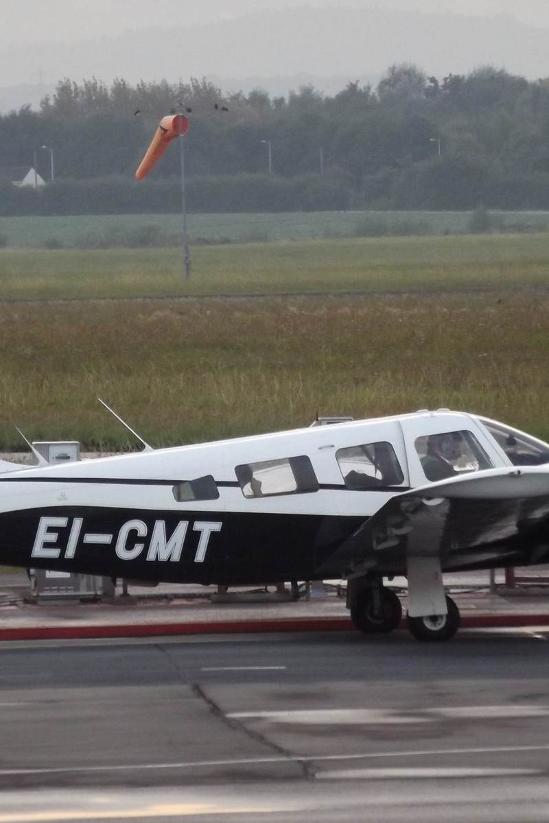 EI-CMT - Twin-engine aircraft