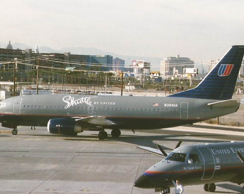 N384UA - Twin-engine aircraft