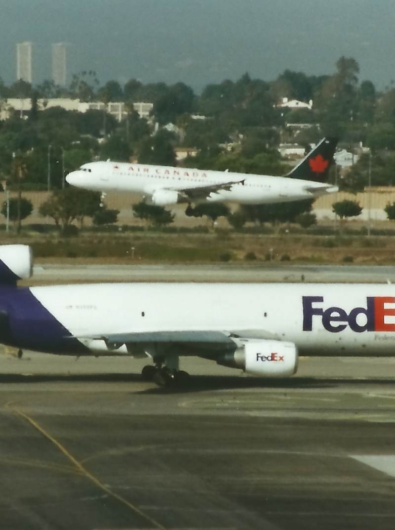 N385FE - Douglas