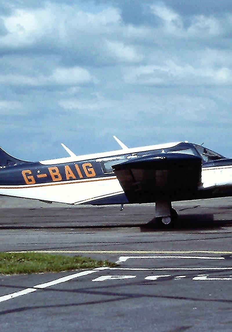 G-BAIG - Twin-engine aircraft