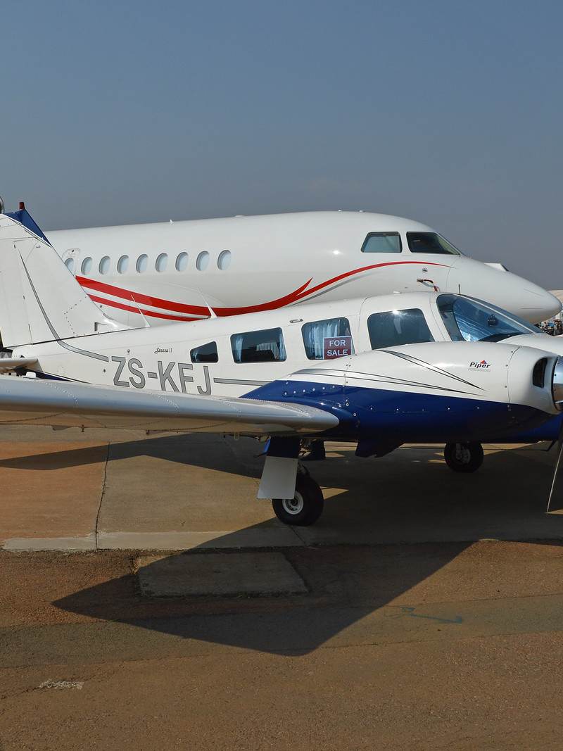 ZS-KFJ - Piper