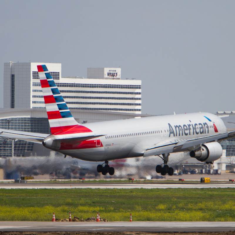 N386AA - Twin-engine aircraft
