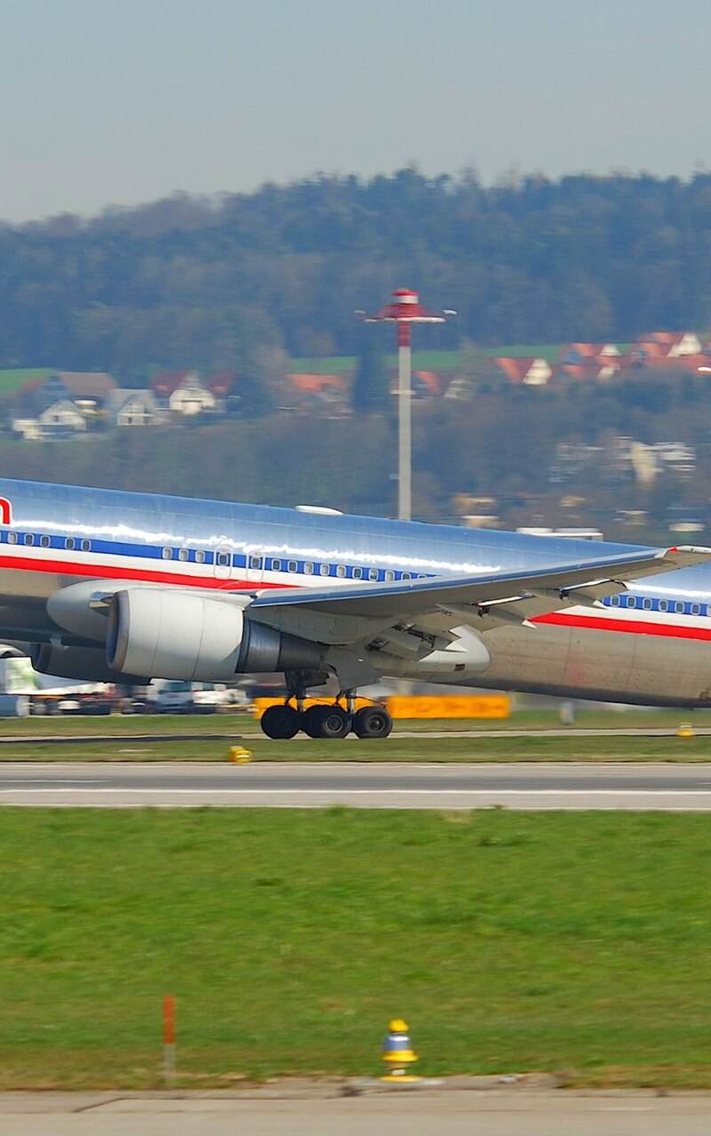 N386AA - Twin-engine aircraft