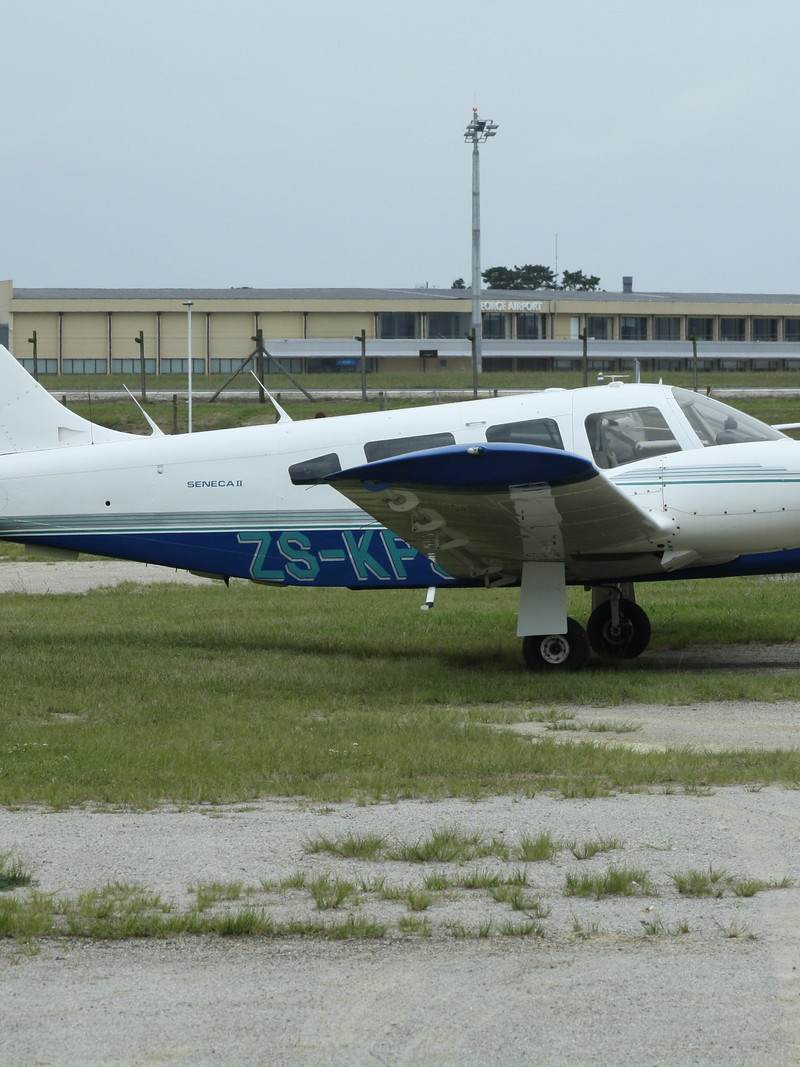 ZS-KPJ - Piper