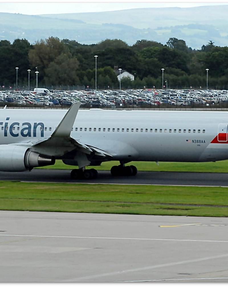 N388AA - Twin-engine aircraft